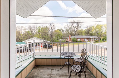 Doniphan Apartment | The Loft @ Doniphan! 2 Miles to Current River!