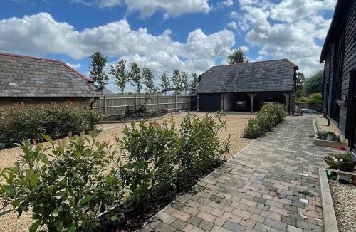 Chiddingstone Apartment | The Loft Hatch