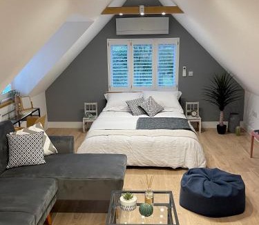 Chiddingstone Apartment | The Loft Hatch