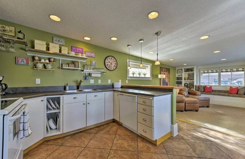 Logan Bed & Breakfast | The Loft on Center