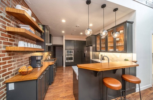 Downtown Condo | The Loft on Phillips - Downtown Loft