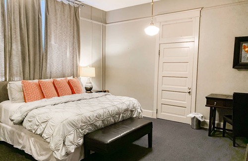 Magnolia House | The Loft on the Square Guest Suites