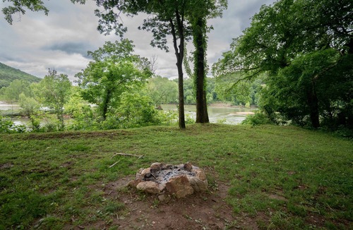 Buffalo City Cabin | The Loft - Rileys Outfitter