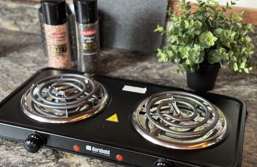 Live Oak Cottage | The Loft – Secluded Cabin for Two with Fire Pit