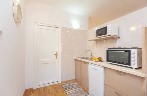 Pile Apartment | The Loft - Three Bedroom Apartment, Sleeps 4