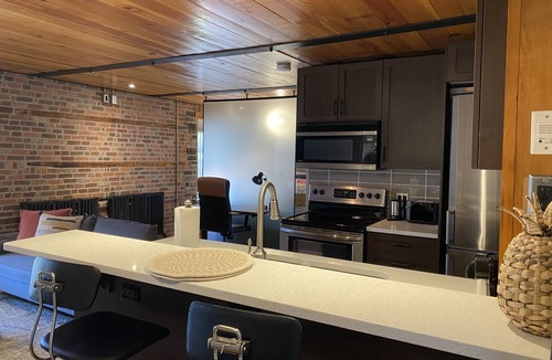 Kingston Apartment | The Lofts #3 Cozy Downtown Studio Getaway