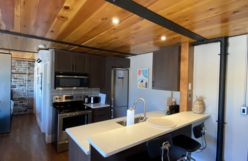 Kingston Apartment | The Lofts #3 Cozy Downtown Studio Getaway