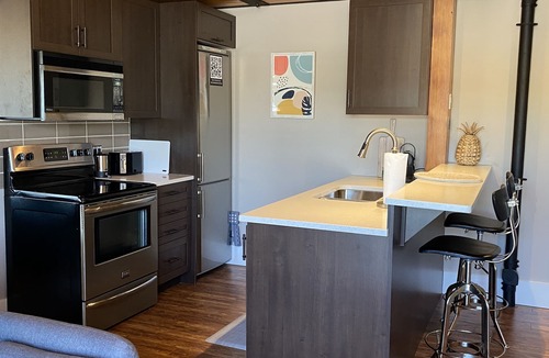 Kingston Apartment | The Lofts #3 Cozy Downtown Studio Getaway
