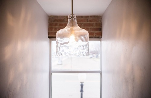 Claude Apartment | The Lofts Downtown: Studio C, Beautiful Modern Studio Loft in Downtown Claude