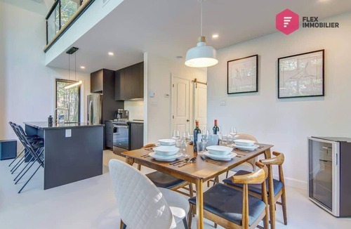 Pont-Rouge House | The LoftWood in Portneuf - Private SPA Pool Trails