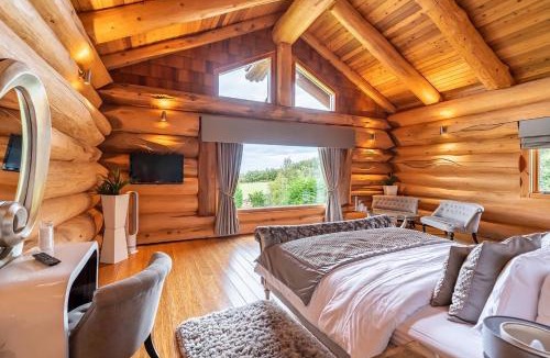 Bathgate Ski Chalet | The Log Cabins at The Vu