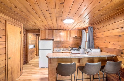 Grand Haven Apartment | The Log Haven at Grand Harbor 108-2