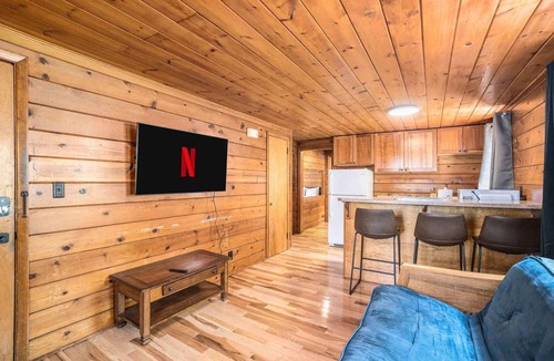 Grand Haven Apartment | The Log Haven at Grand Harbor 108-2