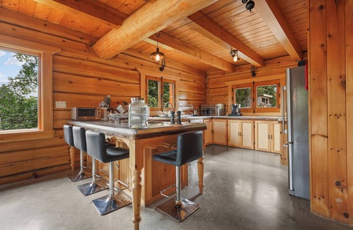 Sainte-Marie Ski Chalet | The log house