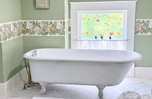 Guthrie Bed & Breakfast | The Logan Room at The Judges Chambers