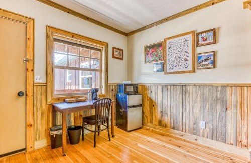 White Salmon House | The Logs Birds Paradise