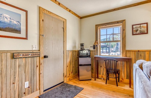 White Salmon House | The Logs