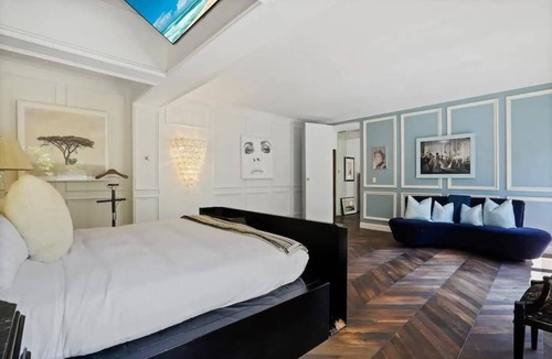 Beverly Glen House | The London - Beautiful Theatre and pool
