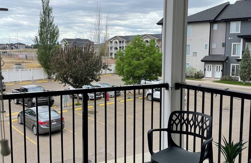 Medicine Hat Condo | The London Oasis