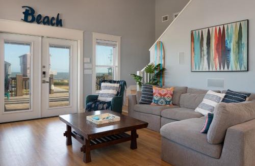 Crystal Beach House | The Lone Palm Resort