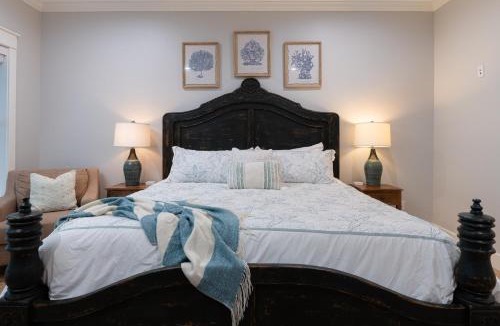 Crystal Beach House | The Lone Palm Resort