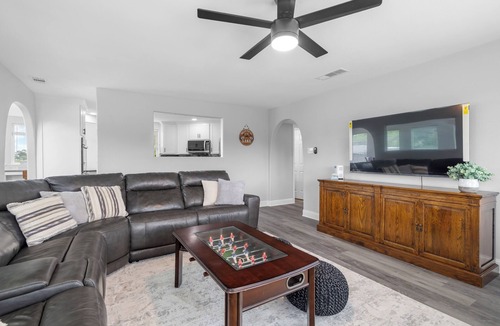 Azle House | The Lone Star Lakehouse at Eagle Mountain Lake