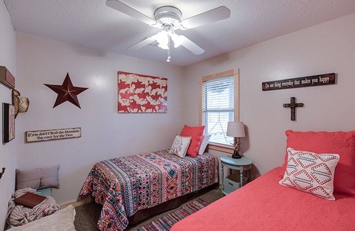 Carmine Bed & Breakfast | The Lonestar Cottage- Solid Rock Ranch