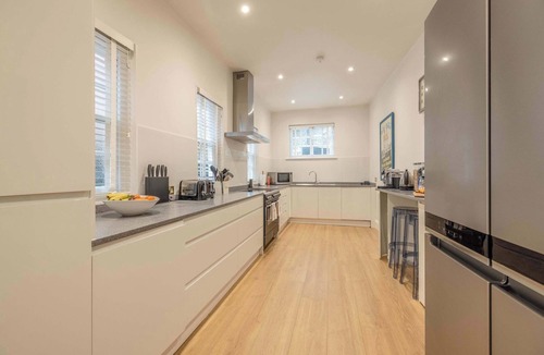 Windsor City Centre House | The Long Walk: 3Bed & Garden