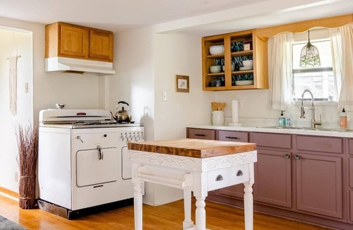 San Marcos Cottage | The Lookout - A Hill Country Cottage