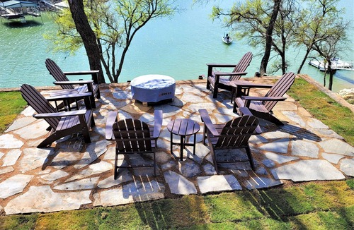 Lake Bridgeport House | The Lookout at Lakewood, Lakefront Paradise with Ultimate Entertainment, Hot Tub and Dock