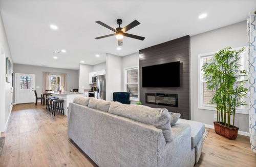 Clarksville House | The Lookout, by Lopez (1022 Main St)