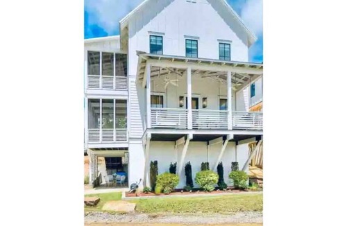 Eufaula House | The Lookout-Lake Front Beach House-Carlton Landing