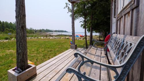 Northern Bruce Peninsula Ski Chalet | The Lookout - Waterfront Bliss near Tobermory