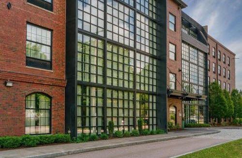 Warwick Hotel | The LOOM Hotel, Tapestry Collection by Hilton