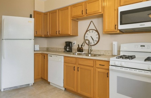University City House | "The Loop" 10min walk: Restaurants + Bars, Wash U