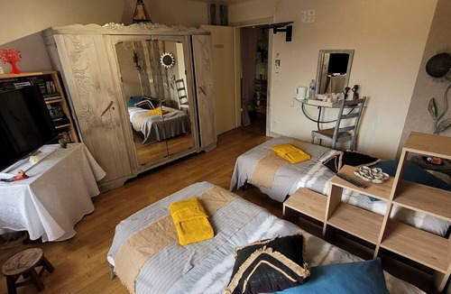 Folkling Bed & Breakfast | The Lorraine room