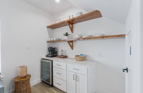 Bella Vista House | The Lost Chancla - Pet Friendly! View of Community Pool!