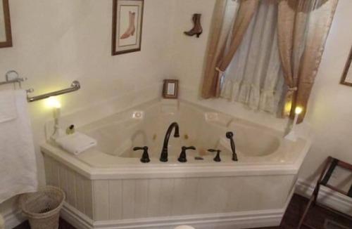 Madison Bed & Breakfast | The Lost Pearl