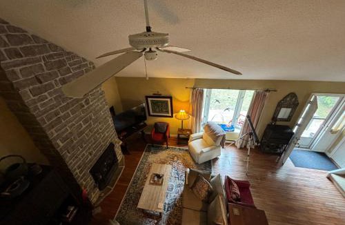 South Bruce Peninsula House | The Louise - Artistic Haven by the Beach