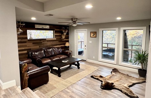 Gainesville Cottage | The Love Shack at Moss Lake