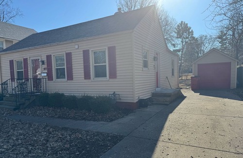 Champaign House | The Love Shack close to U of I