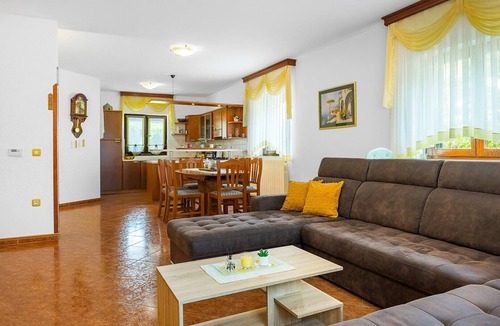 Kranjcici House | The lovely house with private pool and large yard