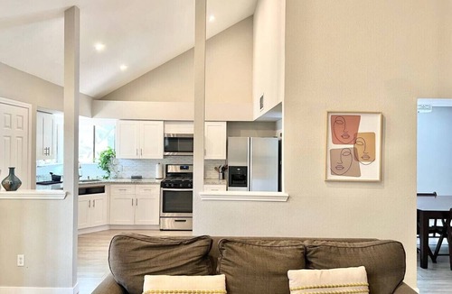 Milwood House | The Lovely. Perfect ATX Family Getaway