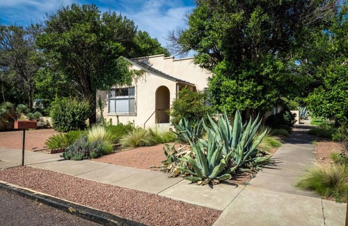 Alpine House | The Lovie House - Historic Retreat