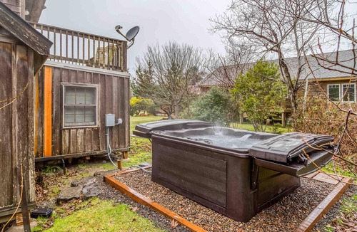 Rockaway Beach House | The Lucky Breaker
