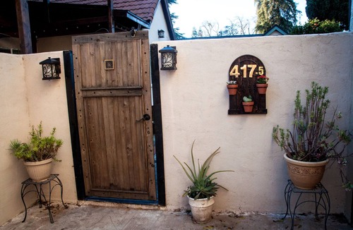 Modesto Apartment | The Luna Loft .