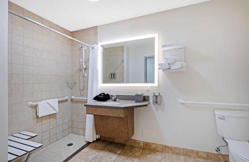 Waterloo Hotel | The Lux Hotel & Conference Center, an Ascend Collection Hotel