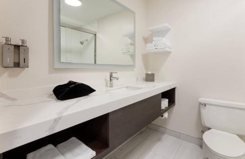 Waterloo Hotel | The Lux Hotel & Conference Center, an Ascend Collection Hotel
