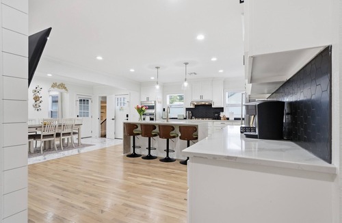 Cherry Street House | The Luxe Oasis | Utica Sq/EXPO | Chef's Kitchen