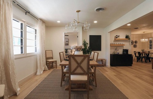 Bowie House | The Luxe Raider 6 Bedroom